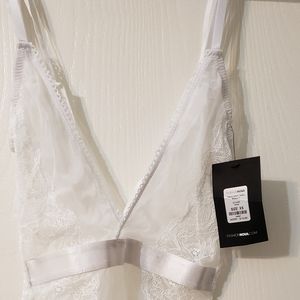 White lace bodysuit, nwt xs